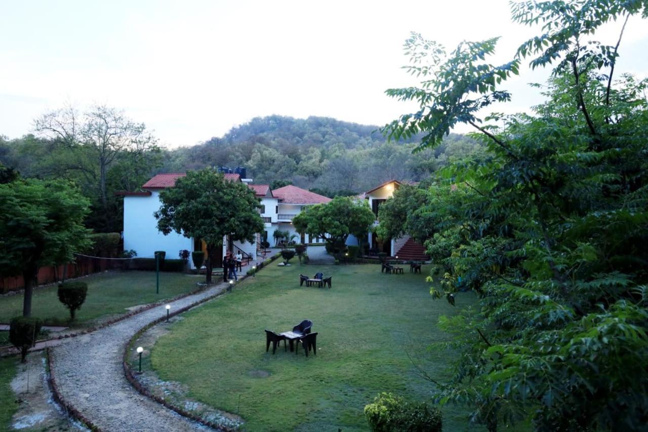 Jim Corbett Resort Rāmnagar Exteriör bild